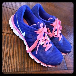 NIKE Dual Fusion ST2